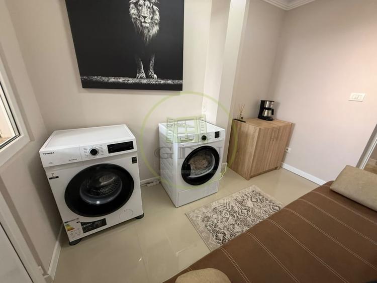 Apartament cu 3 camere decomandat, mobilat în Central