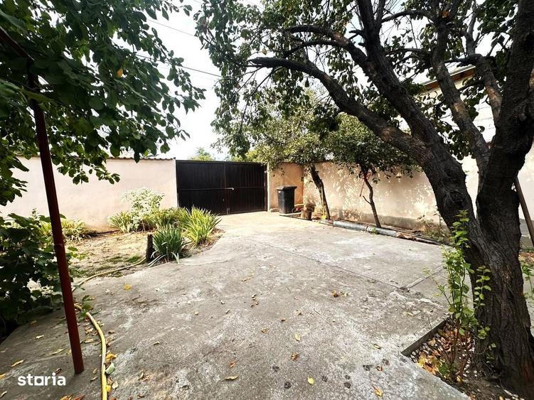Casă cu 4 camere cu Teren 450 Mp în Central