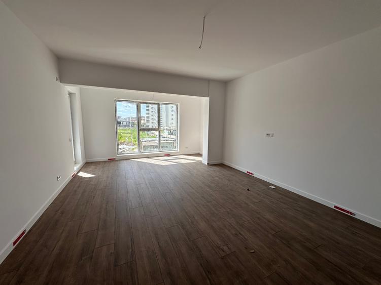 Apartament cu 3 camere decomandat în Central — fotografia 1