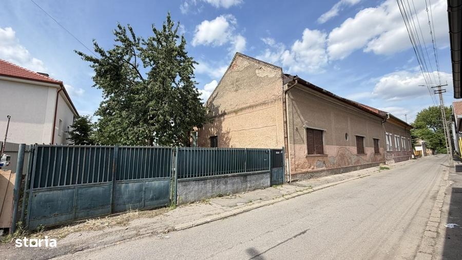 Casă cu 4 camere în Central