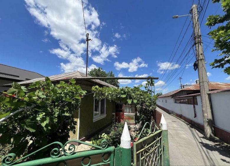Casă cu 3 camere în Uiești