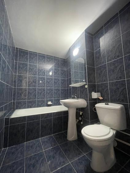 Apartament cu 3 camere decomandat, mobilat în Tomis III
