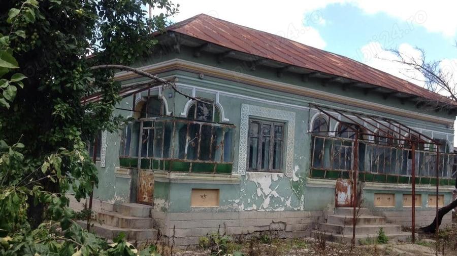Casă cu 3 camere în Cârlogani