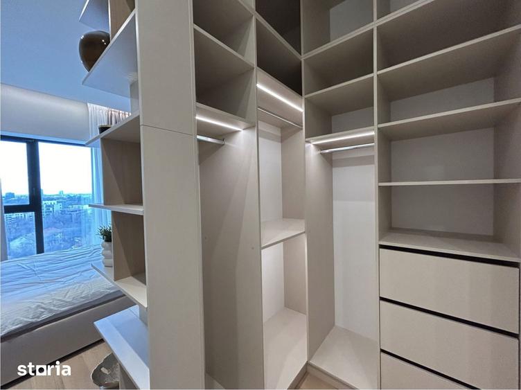 Apartament cu 3 camere, mobilat în Tei