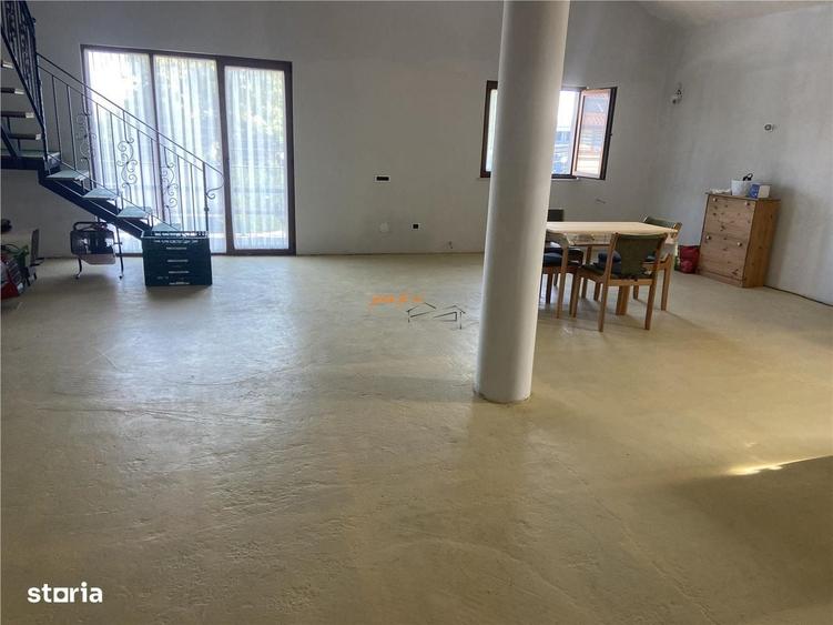 Casă cu 4 camere în Golești