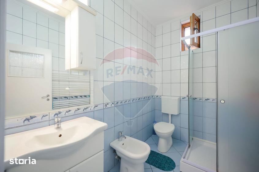 Casă cu 7 camere cu Teren 153 Mp în Central