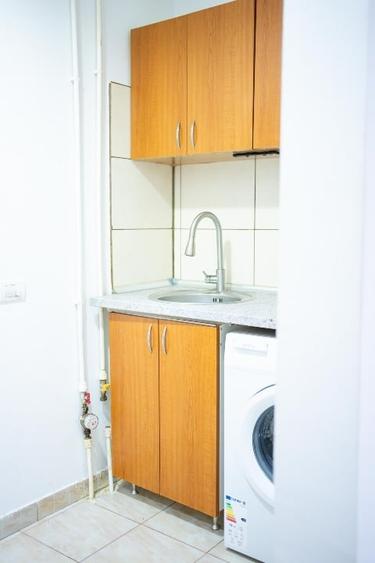 Garsonieră decomandată în Sud