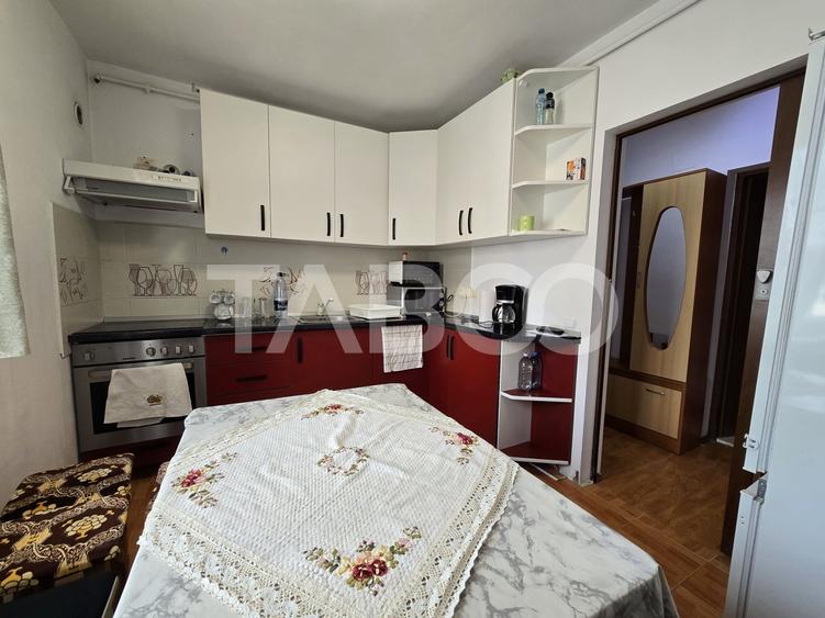 Apartament cu 3 camere decomandat, mobilat în Terezian