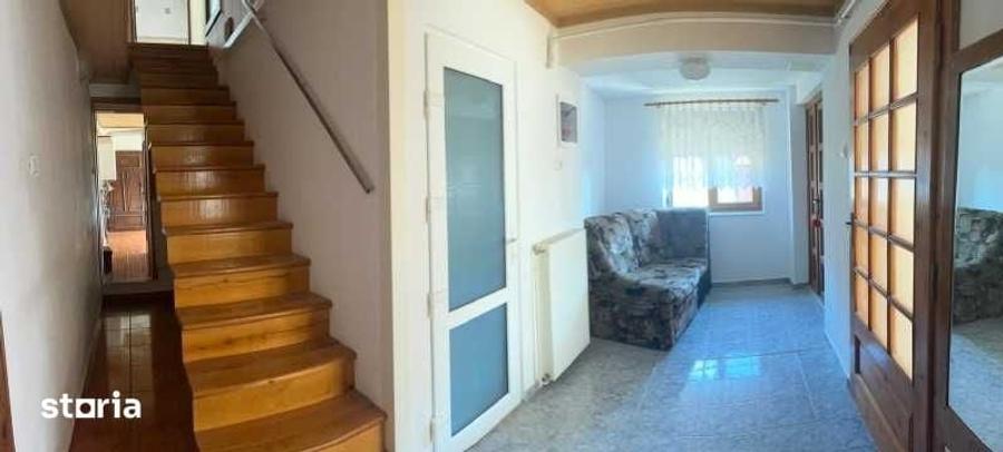 Casă cu 4 camere cu Teren 250 Mp în Vladimirescu