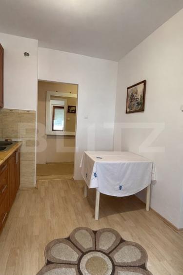 Apartament cu 3 camere decomandat, mobilat în Sângeorgiu de Mureș