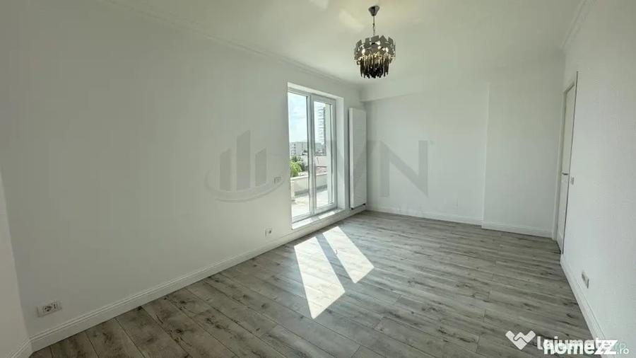 Apartament cu 3 camere decomandat în Colentina