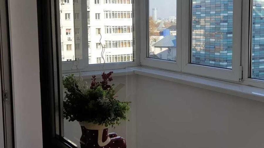 Apartament cu 3 camere decomandat, mobilat în Victoriei