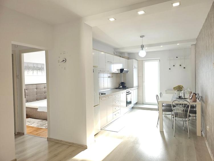 Apartament cu 3 camere decomandat, mobilat în Popa Șapcă