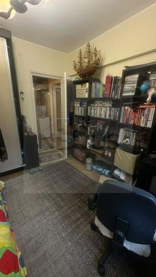 Apartament cu 3 camere semidecomandat, mobilat în Mihai Bravu
