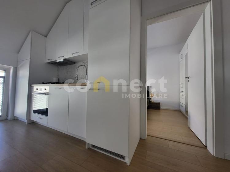 Apartament cu 3 camere semidecomandat, mobilat în Iris