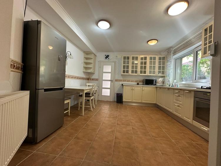Apartament cu 2 camere decomandat în Otopeni
