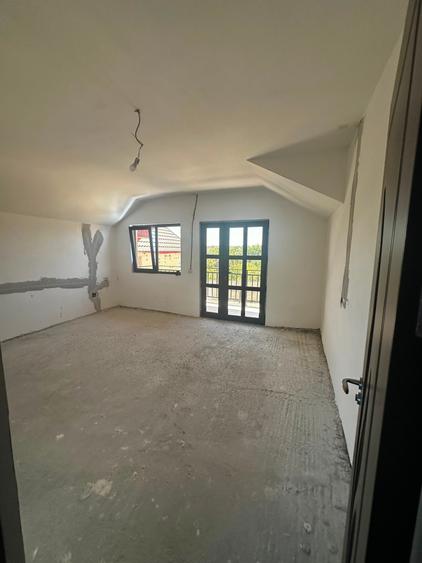 Casă individuală cu 4 camere cu Teren 250 Mp în Lumina