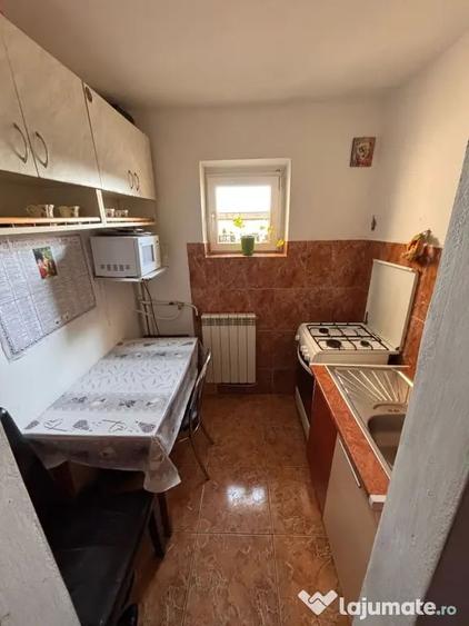 Apartament cu 2 camere nedecomandat în Central