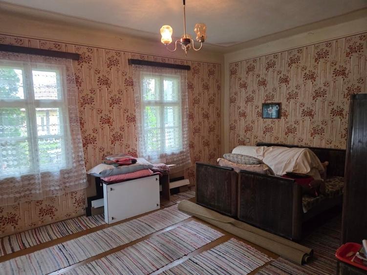 Casă individuală cu 4 camere cu Teren 2605 Mp în Zăbala