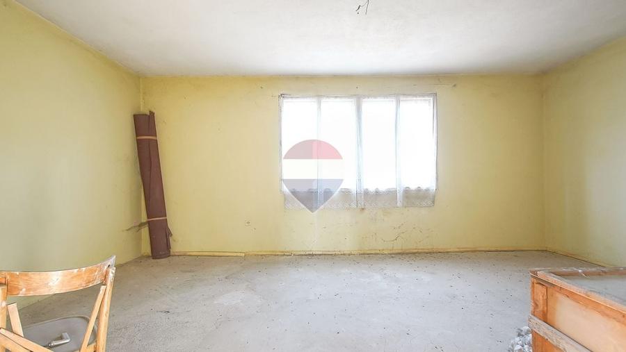 Duplex cu 4 camere cu Teren 1171 Mp în Sânpetru