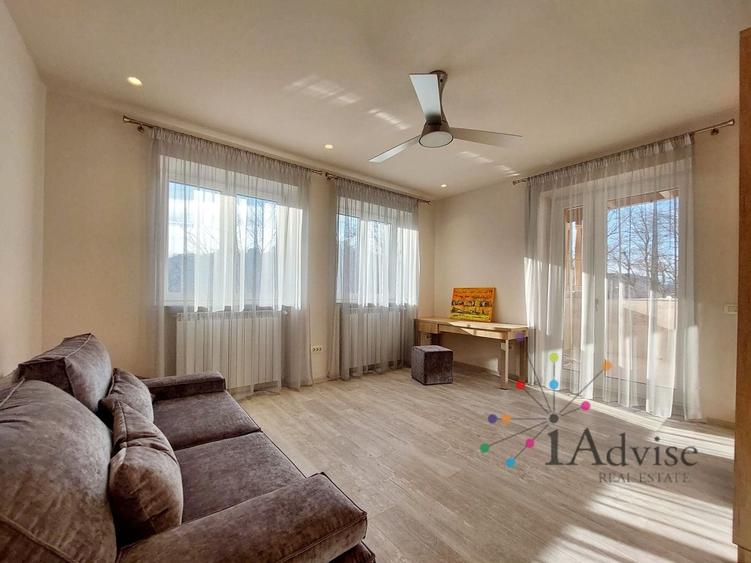 Apartament cu 4 camere semidecomandat, mobilat în Centrul Istoric