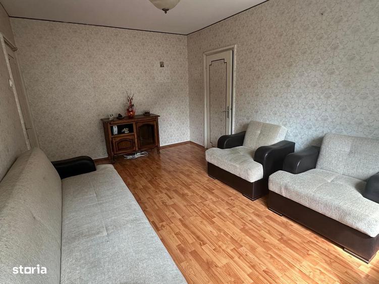Apartament cu 2 camere semidecomandat în Rovine