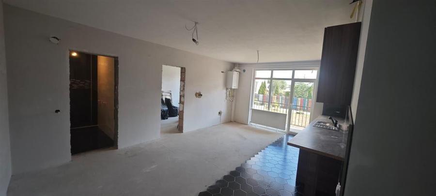Apartament cu 3 camere decomandat, mobilat în Exterior Sud
