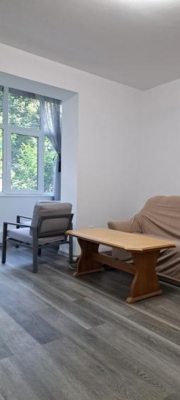 Apartament cu 2 camere semidecomandat în Zizin