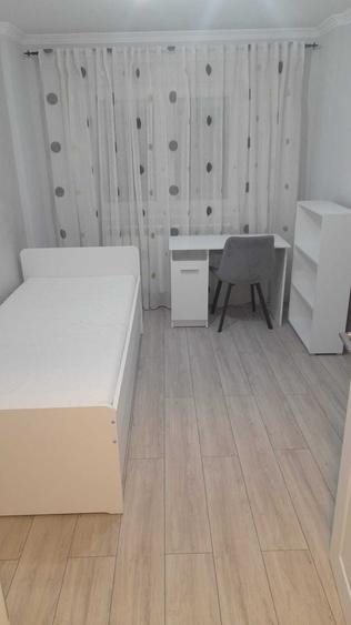 Apartament cu 3 camere decomandat în Răcădău