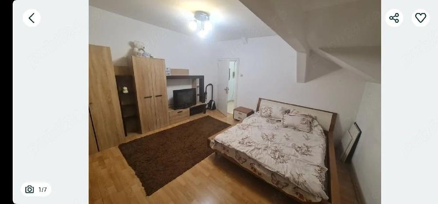 Garsonieră decomandată în Central