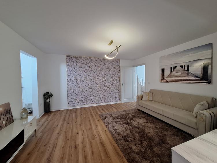 Apartament cu 2 camere semidecomandat, mobilat în Girocului