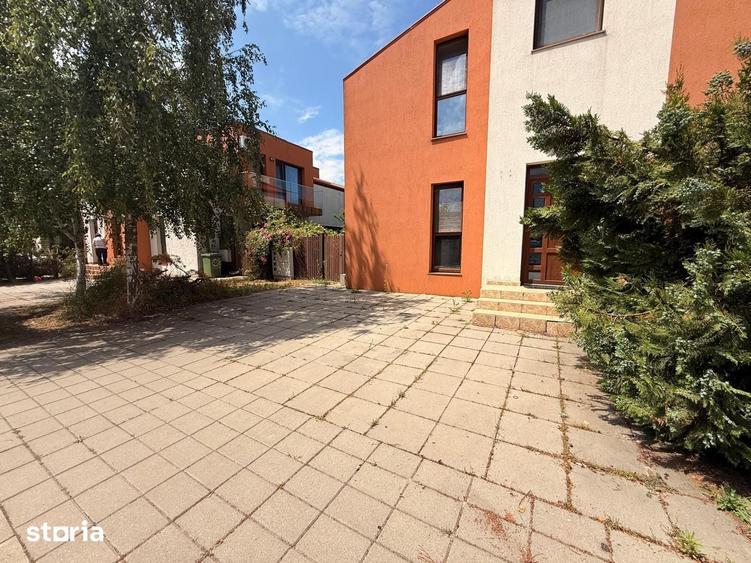 Casă cu 4 camere cu Teren 250 Mp în Tamași