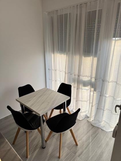 Apartament cu 2 camere, mobilat în Soarelui