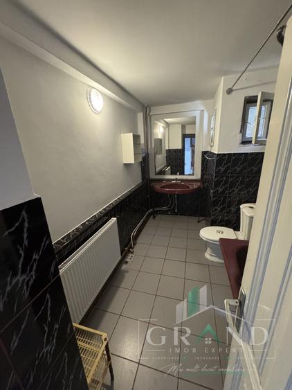 Casă individuală cu 4 camere cu Canalizare în Semicentral