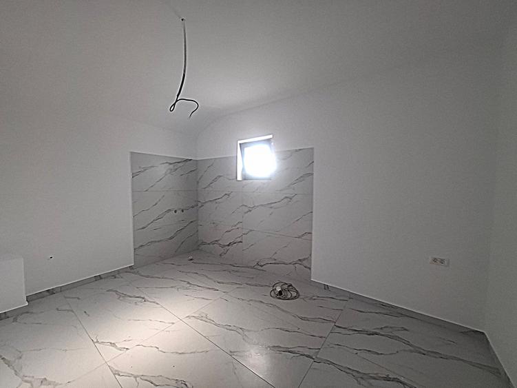 Casă individuală cu 4 camere cu Teren 400 Mp în Domnești