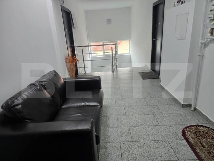 Apartament cu 3 camere decomandat, mobilat în Micro 3