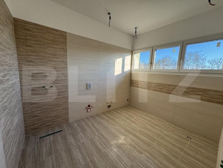 Casă individuală cu 6 camere cu Canalizare în Exterior Est