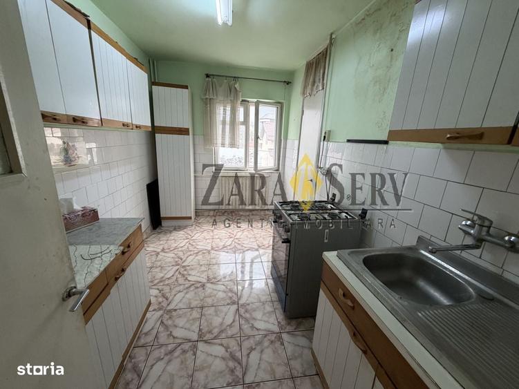 Apartament cu 3 camere decomandat în Central