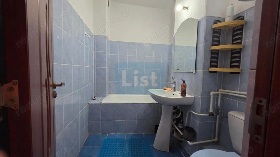 Apartament cu 4 camere decomandat în Sud