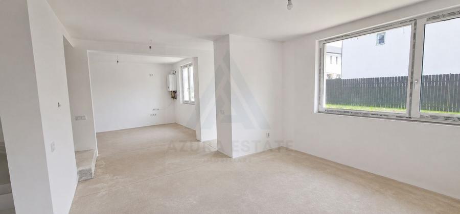 Duplex cu 3 camere cu Canalizare în Sud-Est