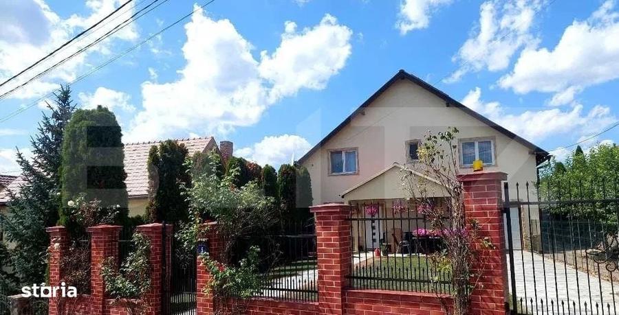 Casă cu 4 camere în Corunca
