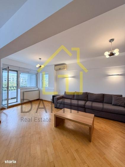Apartament cu 4 camere semidecomandat în Unirii