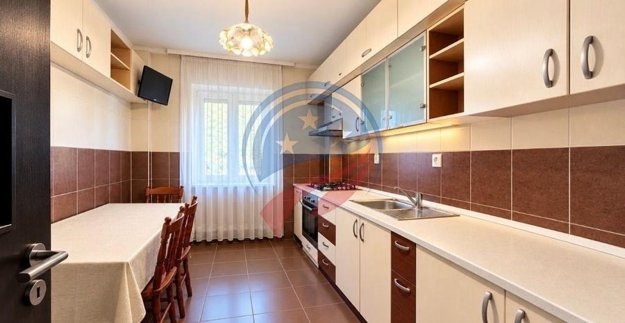 Apartament cu 3 camere decomandat în Lăpuș