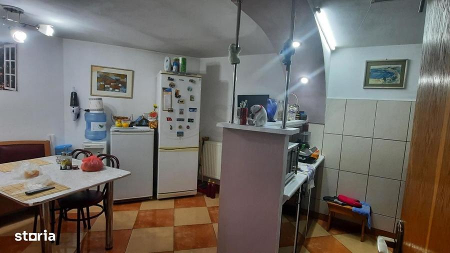 Casă cu 3 camere cu Canalizare în Andronache
