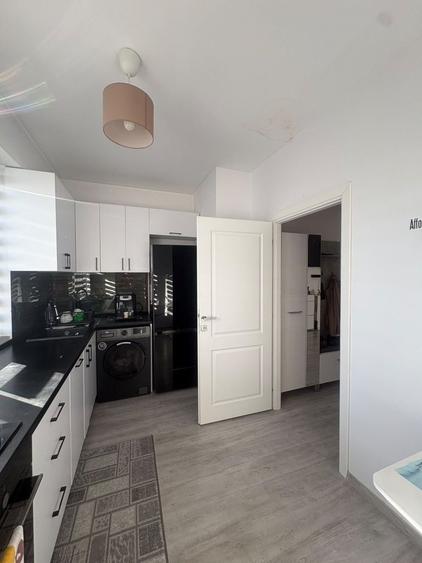Apartament cu 3 camere decomandat în Breazu