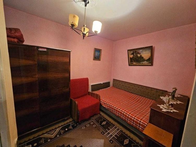 Apartament cu 3 camere semidecomandat în Km 4-5