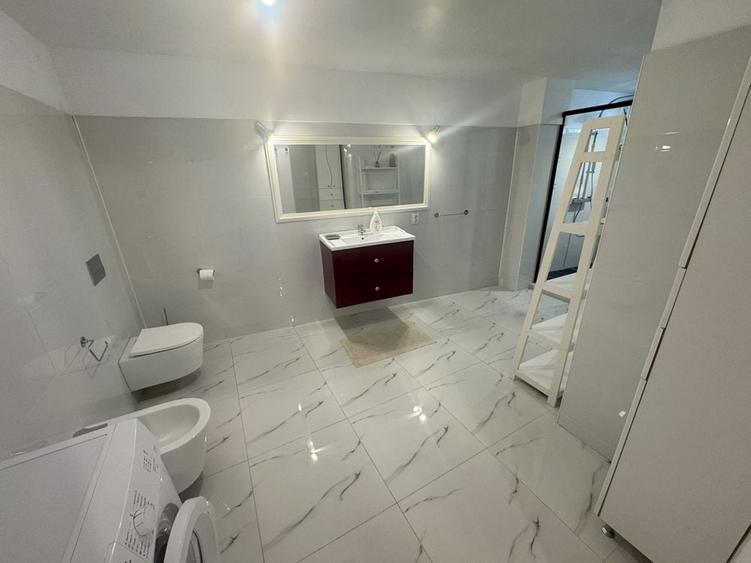 Apartament cu 3 camere decomandat în Ultracentral