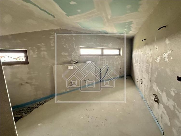 Casă individuală cu 5 camere cu Canalizare în Aeroport