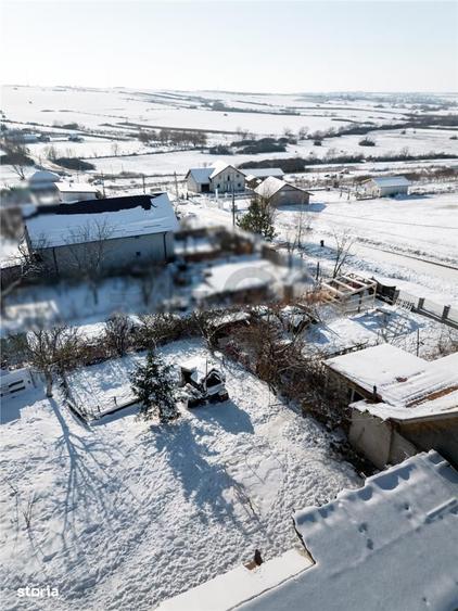 Casă cu 2 camere cu Teren 1600 Mp în Cetariu