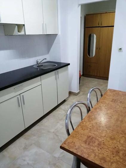 Apartament cu 2 camere semidecomandat, mobilat în Fundeni